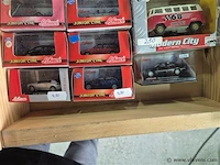 Lot volgens foto's - afbeelding 4 van  4