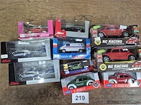 Lot volgens foto's - afbeelding 1 van  4