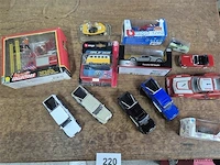 Lot volgens foto's - afbeelding 5 van  8