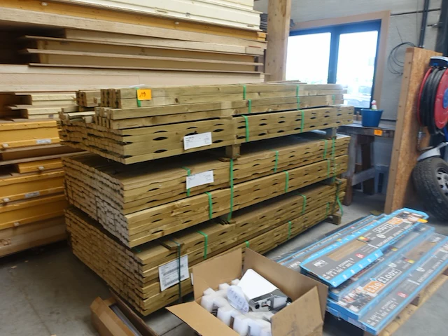 Lot vuren fsc achterhout geventileerd - afbeelding 2 van  4