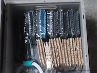 Lot wasknijpers plus vuilblikken - afbeelding 2 van  3