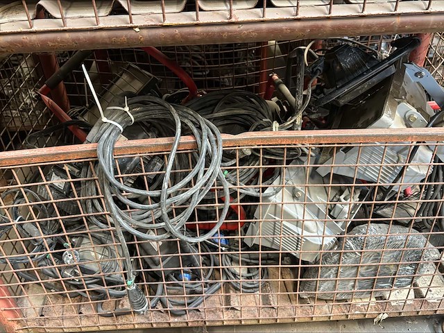 Lot werflichten / verstralers - afbeelding 1 van  2