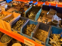 Lot werkgereedschappen inclusief rekken en inhoud - afbeelding 134 van  343
