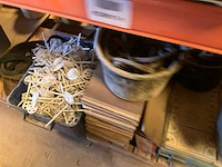 Lot werkgereedschappen inclusief rekken en inhoud - afbeelding 141 van  343