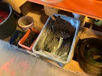 Lot werkgereedschappen inclusief rekken en inhoud - afbeelding 143 van  343