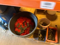 Lot werkgereedschappen inclusief rekken en inhoud - afbeelding 145 van  343