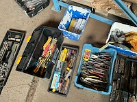Lot werkgereedschappen inclusief rekken en inhoud - afbeelding 154 van  343