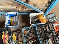 Lot werkgereedschappen inclusief rekken en inhoud - afbeelding 156 van  343