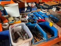 Lot werkgereedschappen inclusief rekken en inhoud - afbeelding 171 van  343