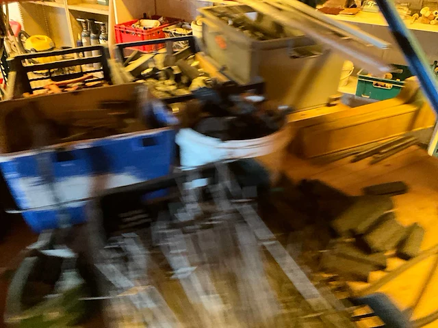 Lot werkgereedschappen inclusief rekken en inhoud - afbeelding 187 van  343