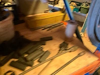 Lot werkgereedschappen inclusief rekken en inhoud - afbeelding 188 van  343