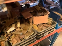 Lot werkgereedschappen inclusief rekken en inhoud - afbeelding 217 van  343