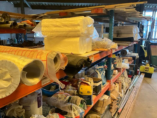 Lot werkgereedschappen inclusief rekken en inhoud - afbeelding 21 van  343