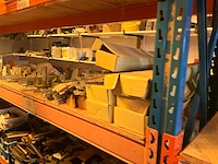 Lot werkgereedschappen inclusief rekken en inhoud - afbeelding 238 van  343