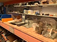 Lot werkgereedschappen inclusief rekken en inhoud - afbeelding 243 van  343