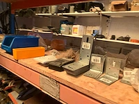 Lot werkgereedschappen inclusief rekken en inhoud - afbeelding 244 van  343