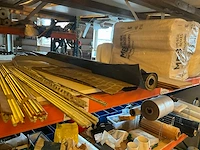Lot werkgereedschappen inclusief rekken en inhoud - afbeelding 24 van  343