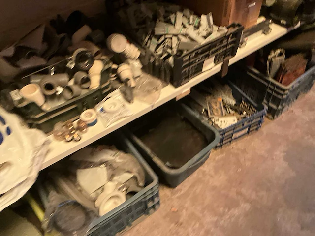 Lot werkgereedschappen inclusief rekken en inhoud - afbeelding 255 van  343