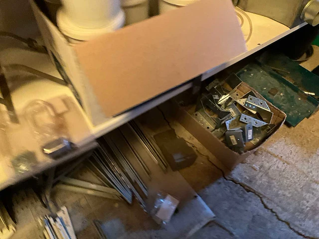 Lot werkgereedschappen inclusief rekken en inhoud - afbeelding 258 van  343