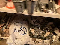 Lot werkgereedschappen inclusief rekken en inhoud - afbeelding 278 van  343