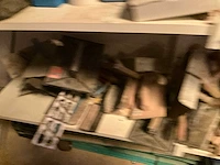 Lot werkgereedschappen inclusief rekken en inhoud - afbeelding 282 van  343