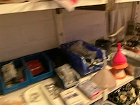 Lot werkgereedschappen inclusief rekken en inhoud - afbeelding 285 van  343
