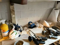 Lot werkgereedschappen inclusief rekken en inhoud - afbeelding 301 van  343