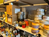 Lot werkgereedschappen inclusief rekken en inhoud - afbeelding 307 van  343