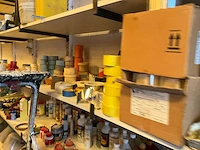 Lot werkgereedschappen inclusief rekken en inhoud - afbeelding 309 van  343