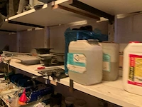 Lot werkgereedschappen inclusief rekken en inhoud - afbeelding 319 van  343