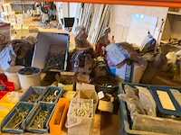 Lot werkgereedschappen inclusief rekken en inhoud - afbeelding 49 van  343