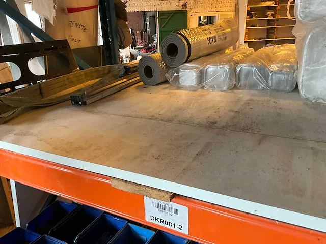 Lot werkgereedschappen inclusief rekken en inhoud - afbeelding 59 van  343