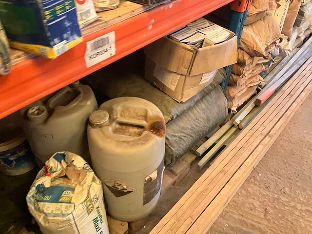 Lot werkgereedschappen inclusief rekken en inhoud - afbeelding 5 van  343