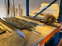 Lot werkgereedschappen inclusief rekken en inhoud - afbeelding 62 van  343
