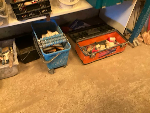 Lot werkgereedschappen inclusief rekken en inhoud - afbeelding 66 van  343