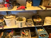 Lot werkgereedschappen inclusief rekken en inhoud - afbeelding 70 van  343