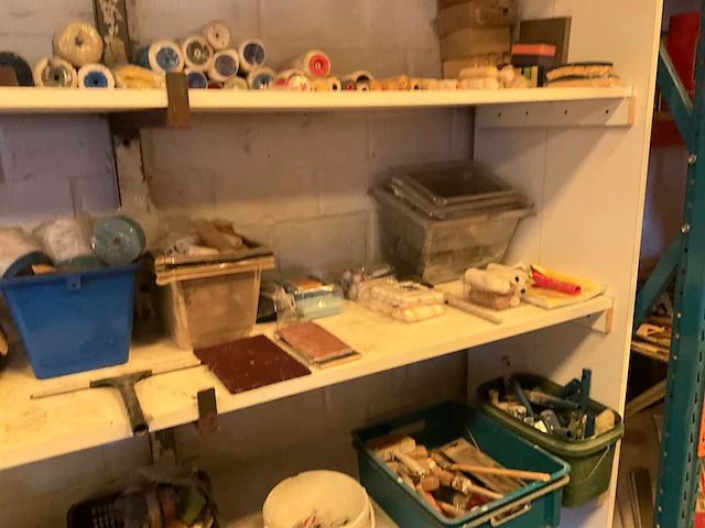 Lot werkgereedschappen inclusief rekken en inhoud - afbeelding 72 van  343