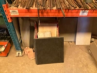 Lot werkgereedschappen inclusief rekken en inhoud - afbeelding 89 van  343