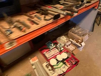Lot werkgereedschappen inclusief rekken en inhoud - afbeelding 92 van  343