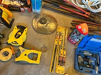 Lot werkgereedschappen - afbeelding 8 van  79