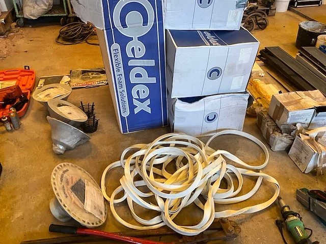 Lot werkgereedschappen - afbeelding 9 van  79