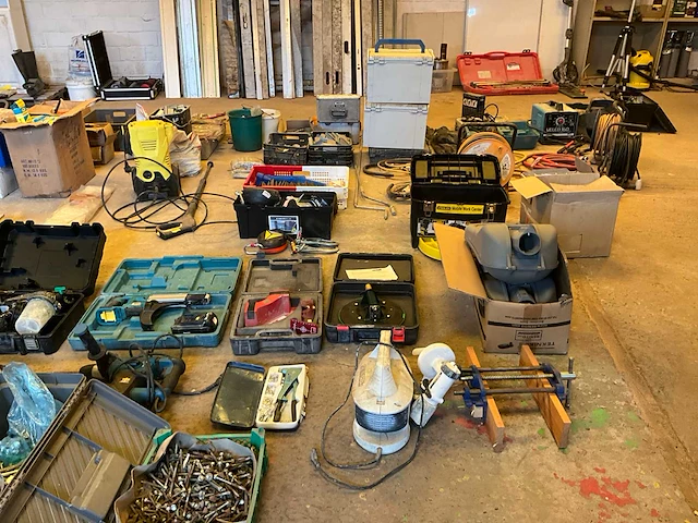 Lot werkgereedschappen - afbeelding 1 van  79