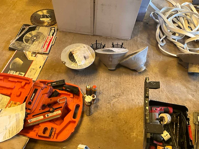 Lot werkgereedschappen - afbeelding 17 van  79