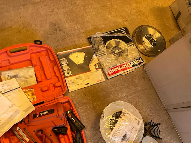 Lot werkgereedschappen - afbeelding 20 van  79