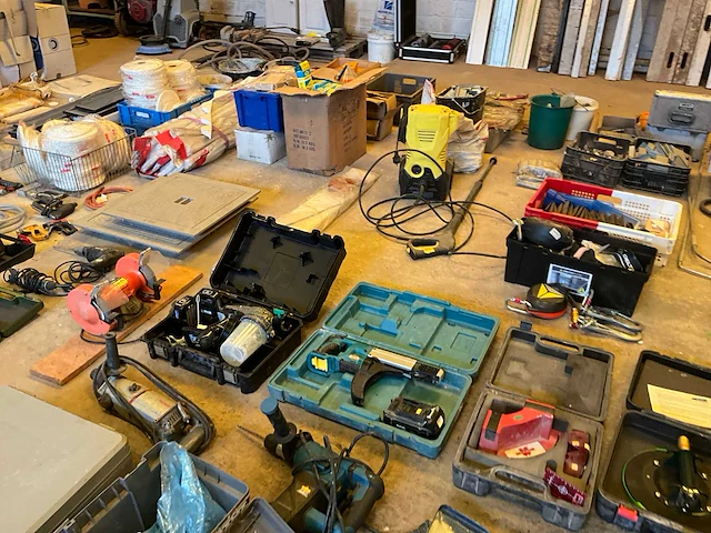 Lot werkgereedschappen - afbeelding 12 van  79