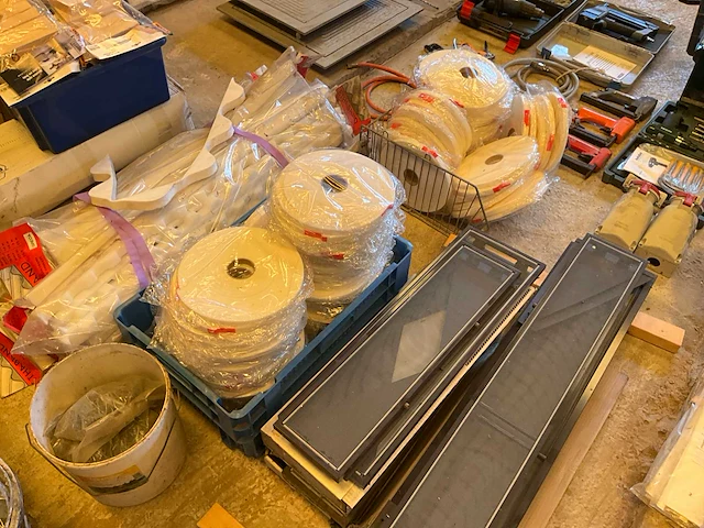 Lot werkgereedschappen - afbeelding 29 van  79
