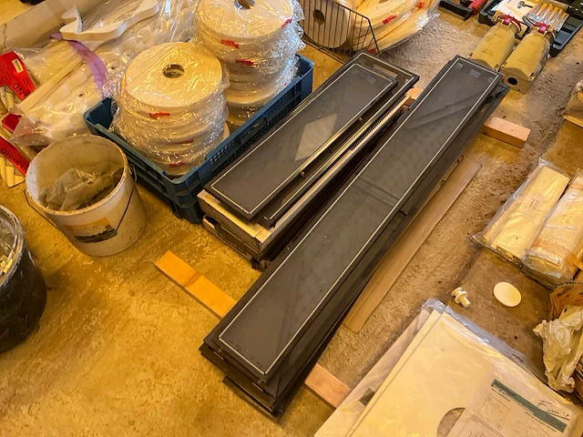 Lot werkgereedschappen - afbeelding 30 van  79