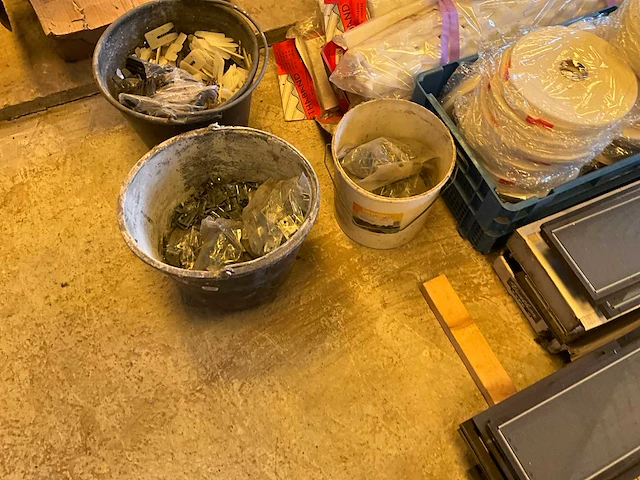 Lot werkgereedschappen - afbeelding 31 van  79