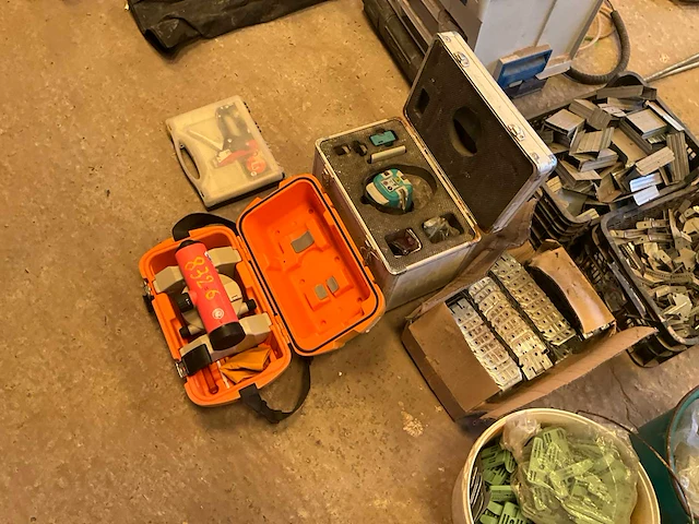 Lot werkgereedschappen - afbeelding 41 van  79