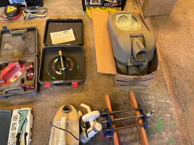 Lot werkgereedschappen - afbeelding 34 van  79